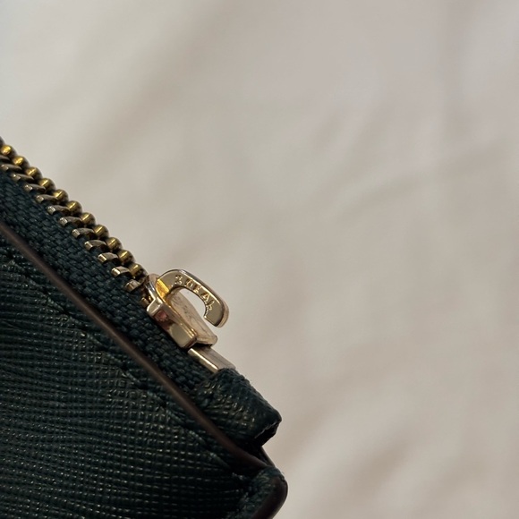 Tory Burch Green Card Holder - Picture 5 of 5